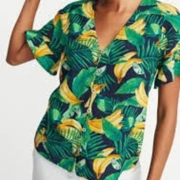 💫Old Navy banana tropical print button front top - Picture 1 of 8